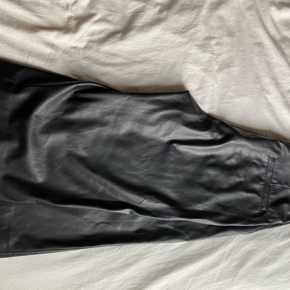 Babaton Leather Wide-Leg Cropped Pants - Picture 3 of 4